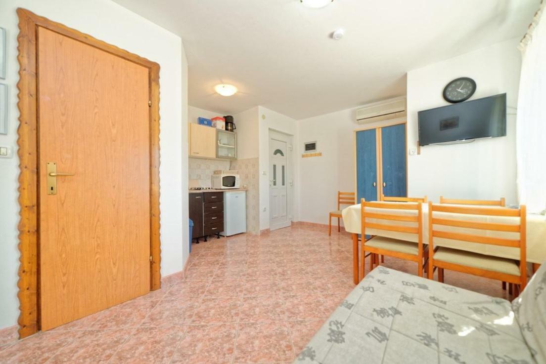 Apartment In Pula/istrien 11168 *
