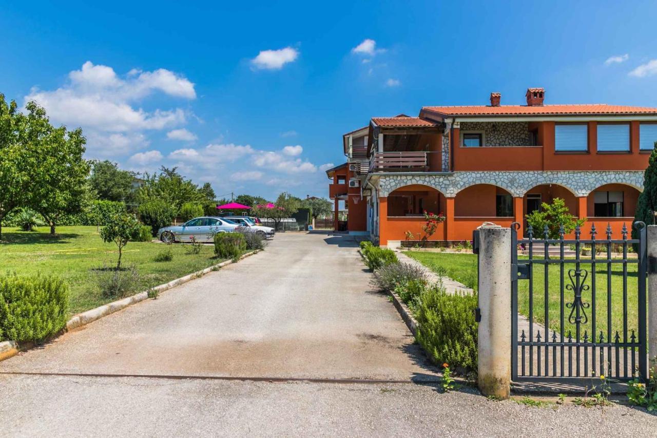 Apartman Pula, Istria 3 *